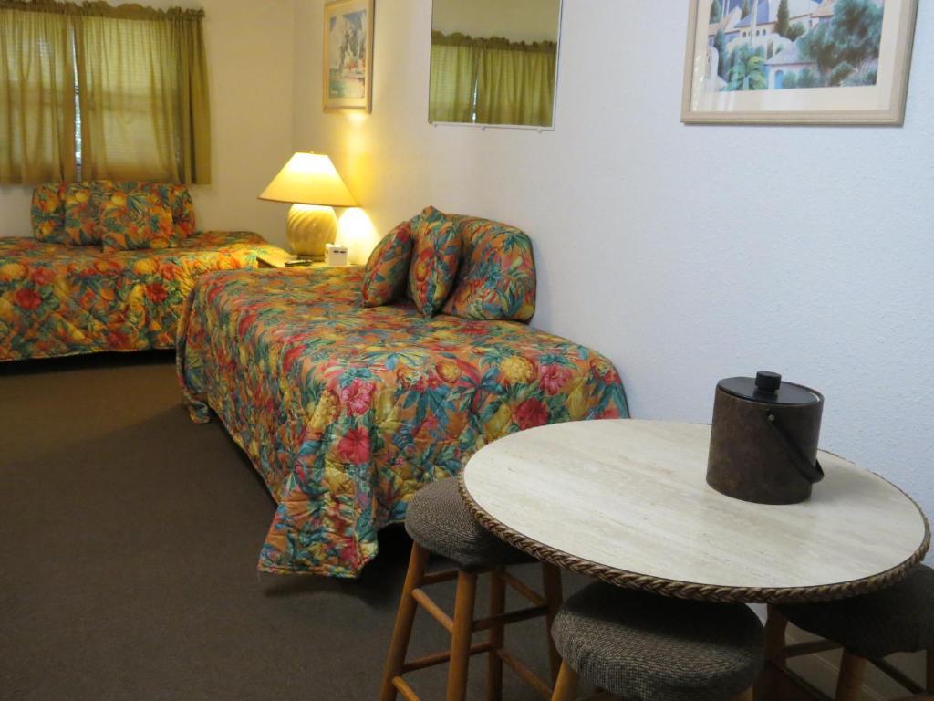 במוטל Ed & Ellen'S Lodgings קי לארגו מראה חיצוני תמונה